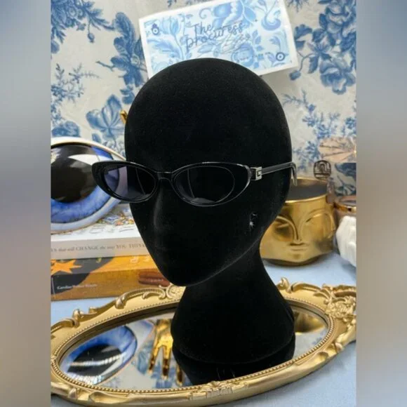 🆕 GUCCI 🧿 NWOT GG1680S Linea GG Logo Cateye Sunglasses, Black & Grey Lens - Picture 3 of 16